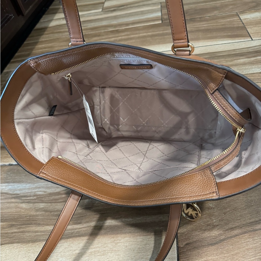 Carine front zip leather tote luggage - Picture 6 of 11